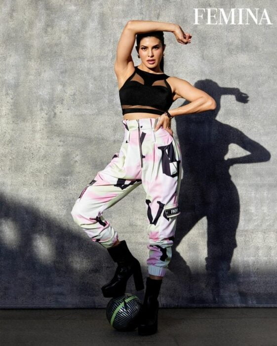 Jacqueline Fernandez Always Slaying It With Her Looks 4 black sleeveless crop top paired with white zipper joggers