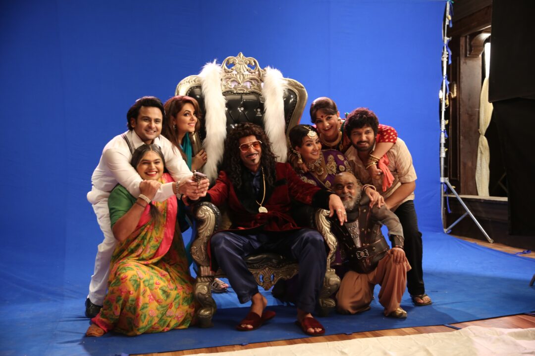 Sunil Grover'S First Look From The Show Gangs Of Filmistaan Is Making Fans Go Crazy! 1 sunil grover's first look from the show gangs of filmistaan is making fans go crazy!