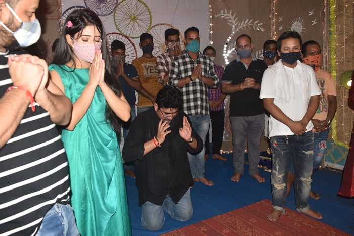 Team Yeh Rishta Kya Kehlata Hai And Team Yeh Rishtey Hain Pyaar Ke Celebrate Ganpati Bappa'S Arrival 1 rajan shahi along with the cast of his four shows celebrates bappa's arrival!
