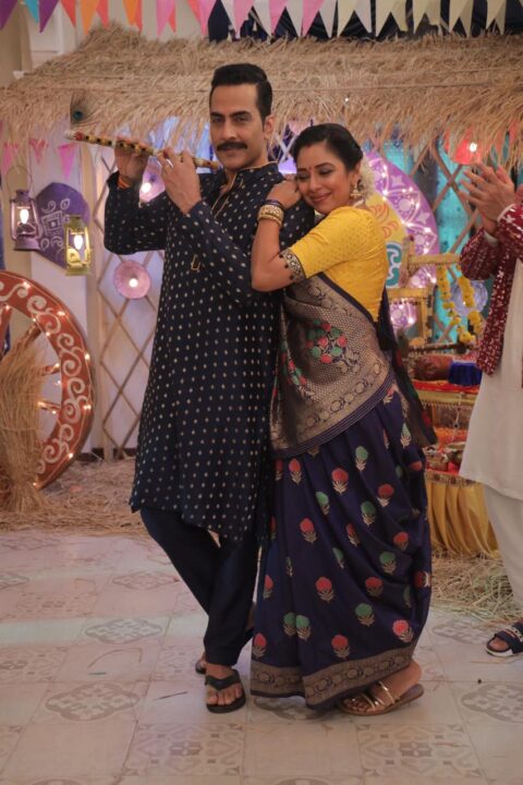 Rupali Ganguly And Sudhanshu Pandey To Groove In Anupamaa On Radha Kaise Na Jale 1 rupali ganguly and sudhanshu pandey to groove in anupamaa on radha kaise na jale