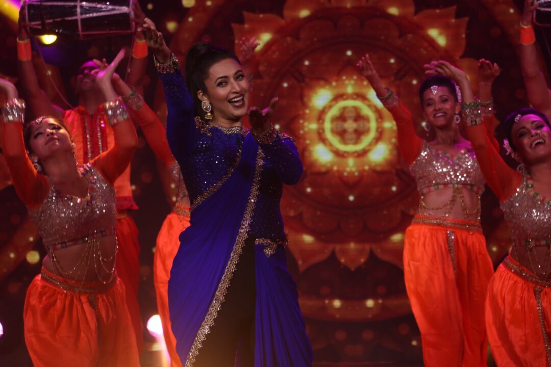 catch divyanka tripathi’s lavani performance at star parivaar ganeshotsav 2020