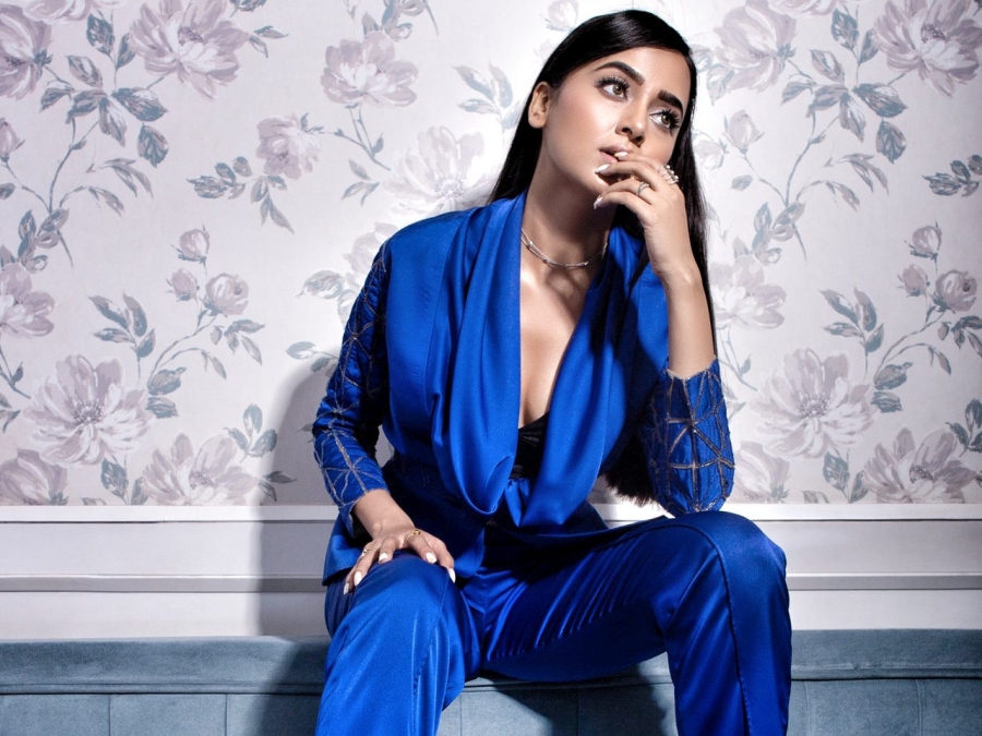 tejasswi prakash's boss babe look in royal blue pantsuit pic courtesy @itsmetejasswi - wallpaper