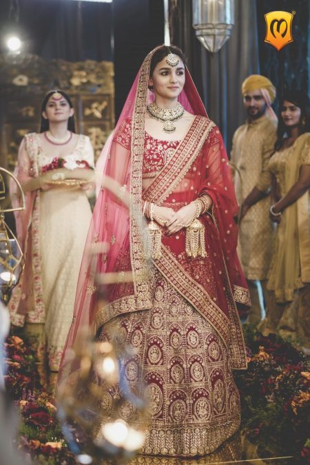 alia bhatt in red lehenga