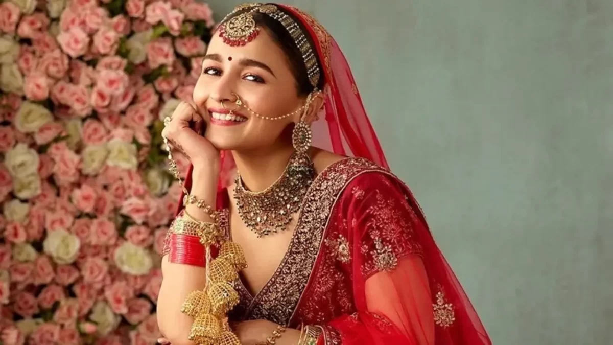 alia bhatt in red lehenga 