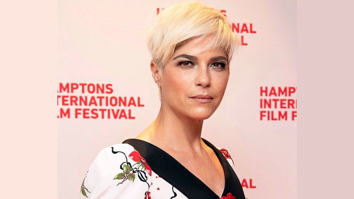 Selma Blair Discloses Early Years Of Drinking, Calls It 'coping Mechanism'