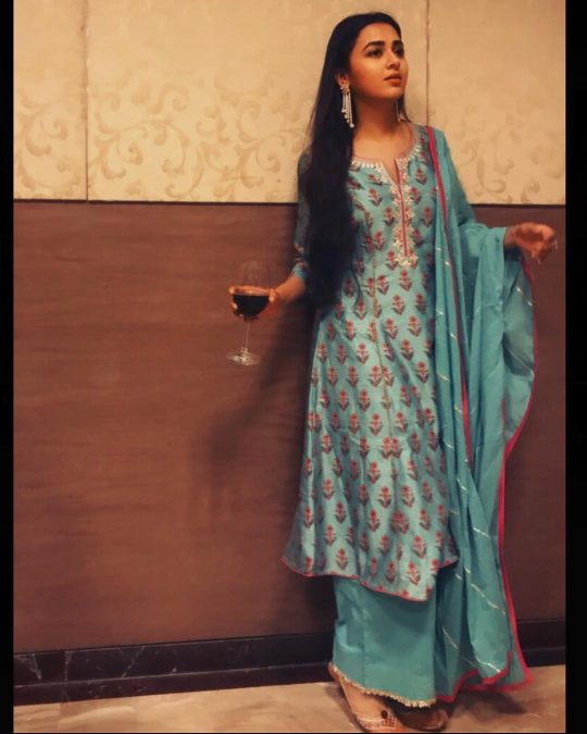 Diwali 2022 Fashion: Tejasswi Prakash, Jasmine Bhasin, Priyanka Chahar Choudhary And Other Slaying In Sharara Dress 1 tejasswi prakash