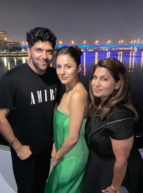 Shehnaaz Gill Sizzles In Orange Stylish Outfit; Guru Randhawa Shares A Cute Video With Her 2 shehnaaz gill 2