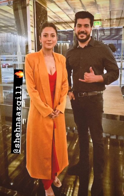 Shehnaaz Gill Sizzles In Orange Stylish Outfit; Guru Randhawa Shares A Cute Video With Her 3 shehnaaz gill 3